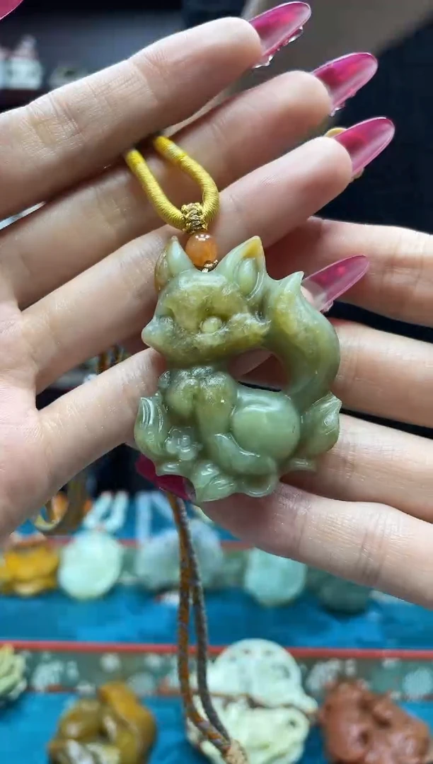 未镶嵌岫玉吊坠·