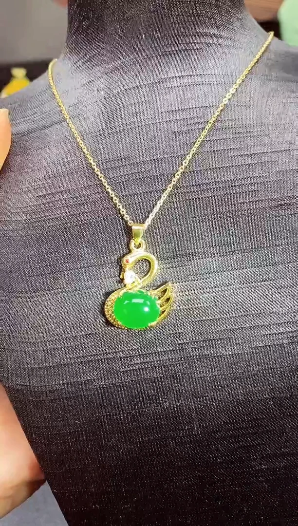 合金颈饰玛瑙/玉髓绿天鹅