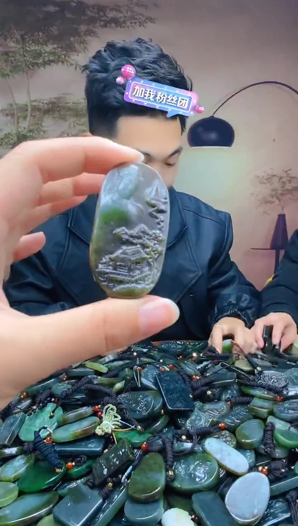 颈饰未镶嵌和田玉1