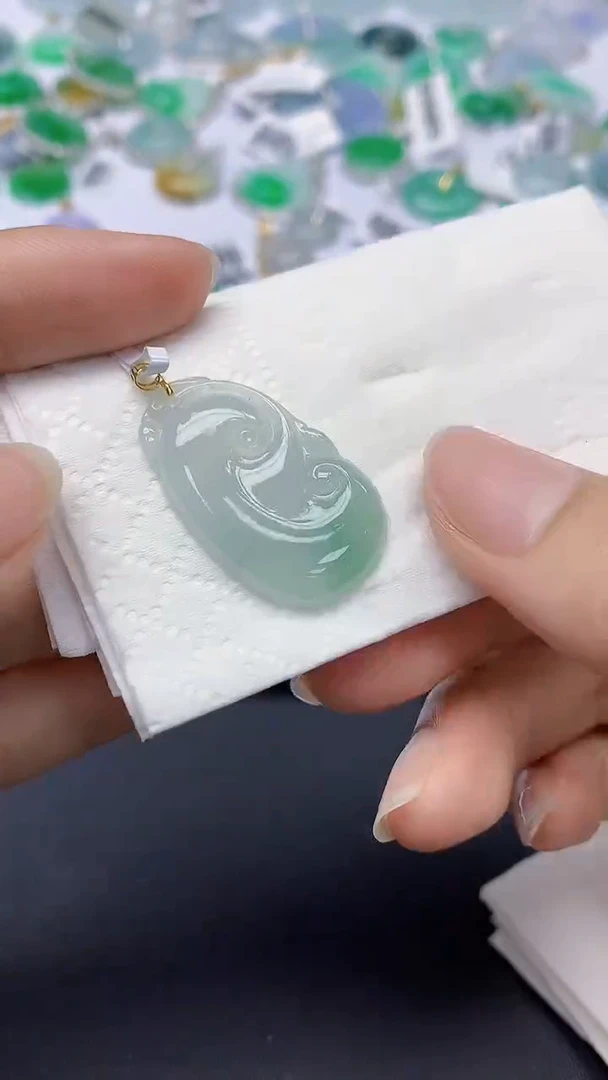 翡翠18K金镶嵌颈饰天然缅甸a货翡翠