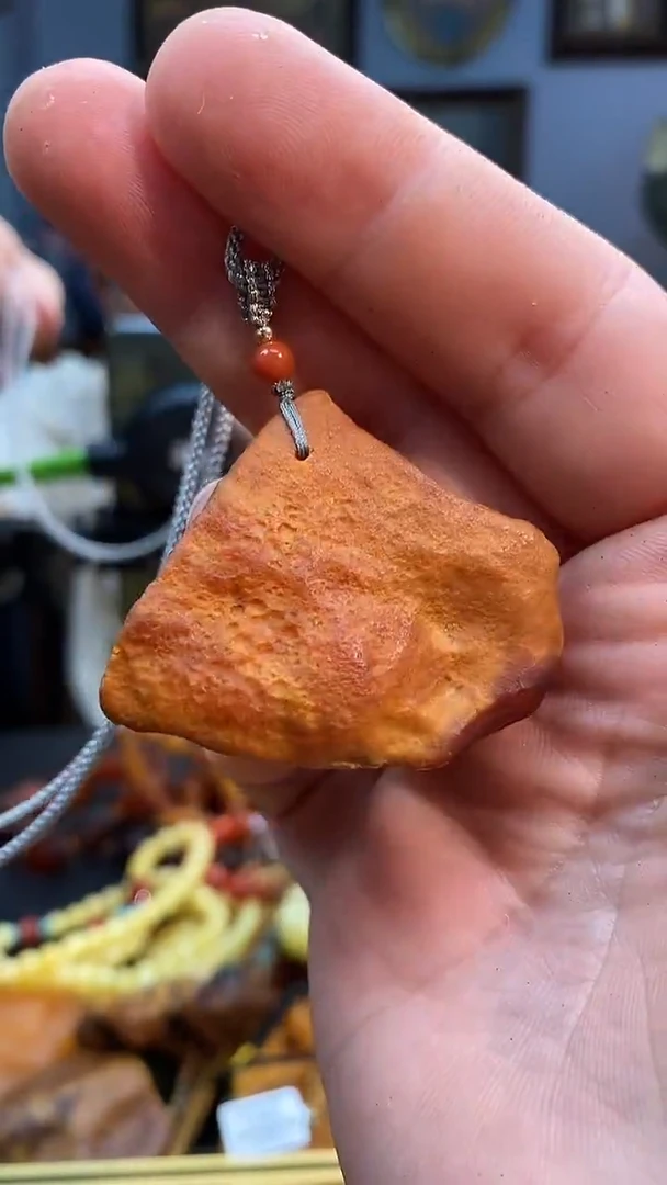 琥珀颈饰未镶嵌吊坠