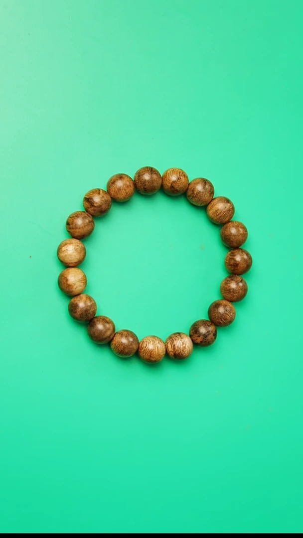 沉香手串金三角黑棋单圈11mm   03263