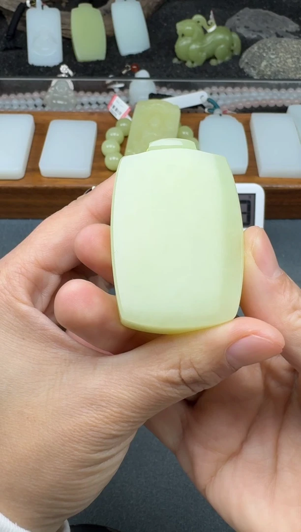 颈饰未镶嵌和田玉2