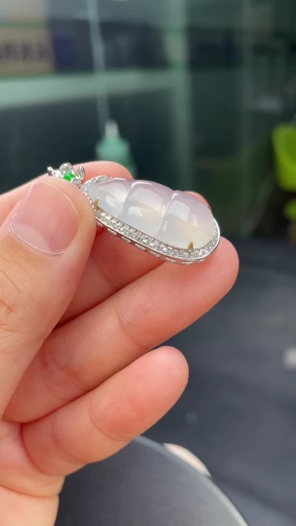 颈饰18K金镶嵌翡翠23