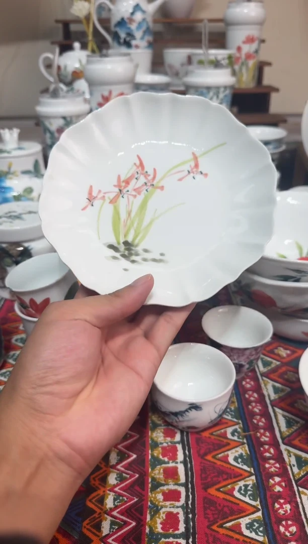 摆件景德镇高温釉下手绘陶瓷