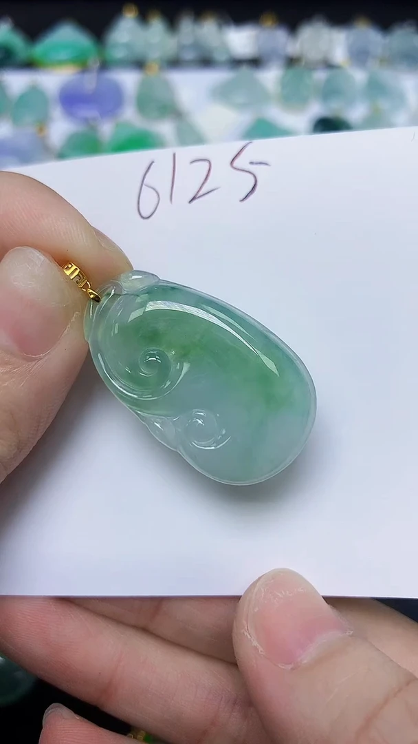 翡翠18K金镶嵌颈饰 天然缅甸翡翠A货