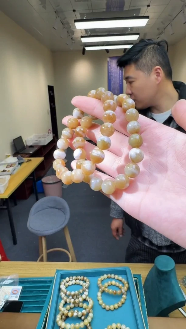 未镶嵌手链和田玉多样性发一件 476