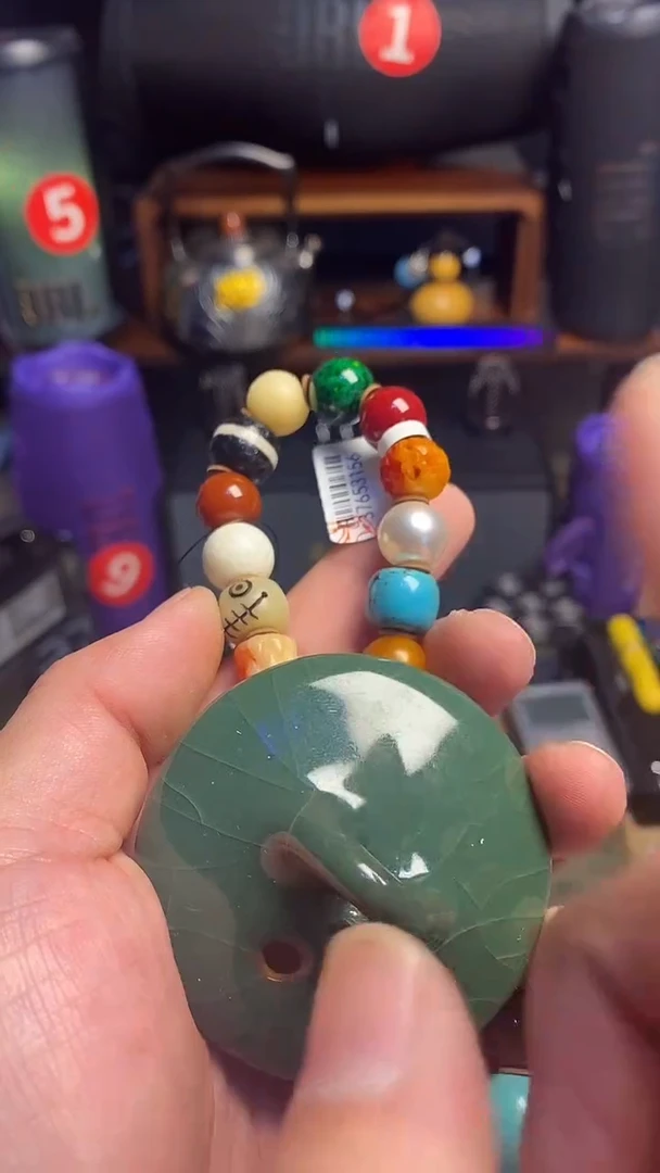 瓷片闪购商品 如图所示