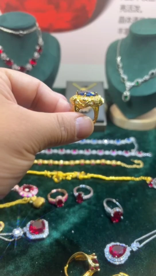 戒指蓝宝石18K金镶嵌1