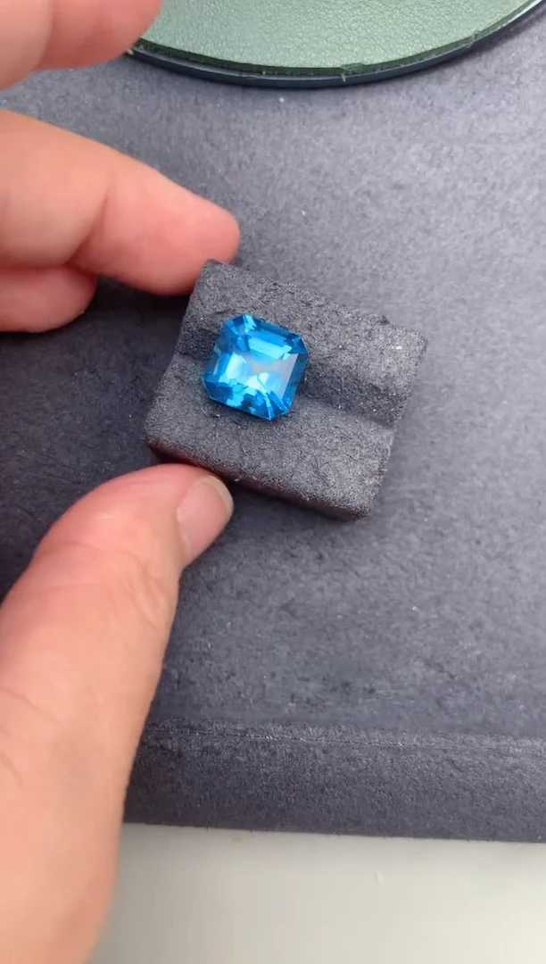 未镶嵌裸石托帕石7ct托帕石    BE