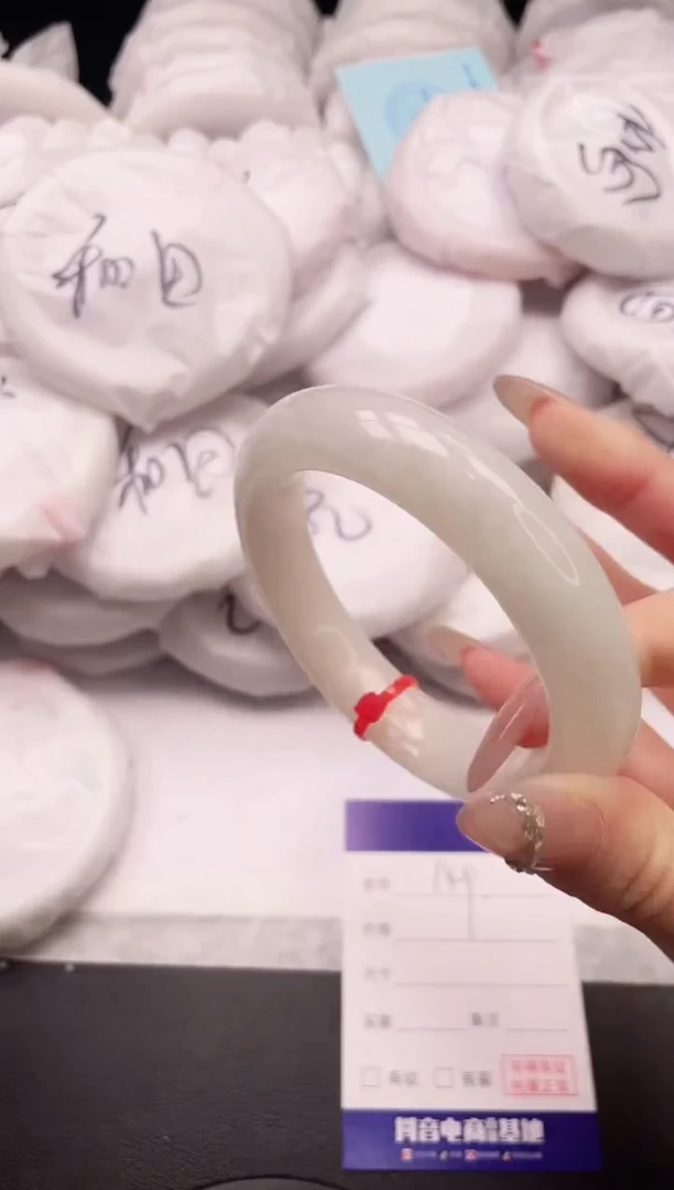 【闪购商品】和田玉手镯未镶嵌6K149-60