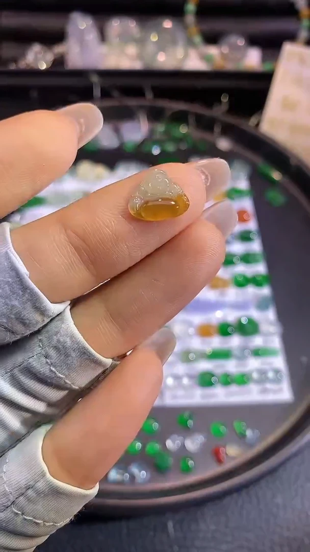 翡翠挂件未镶嵌佛公