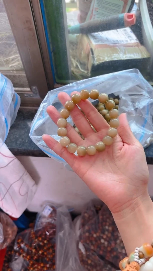吊坠菩提根/象牙果浅绿色桶珠单圈