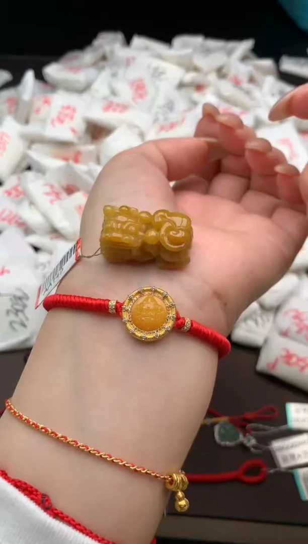 【闪购商品】翡翠挂件未镶嵌一