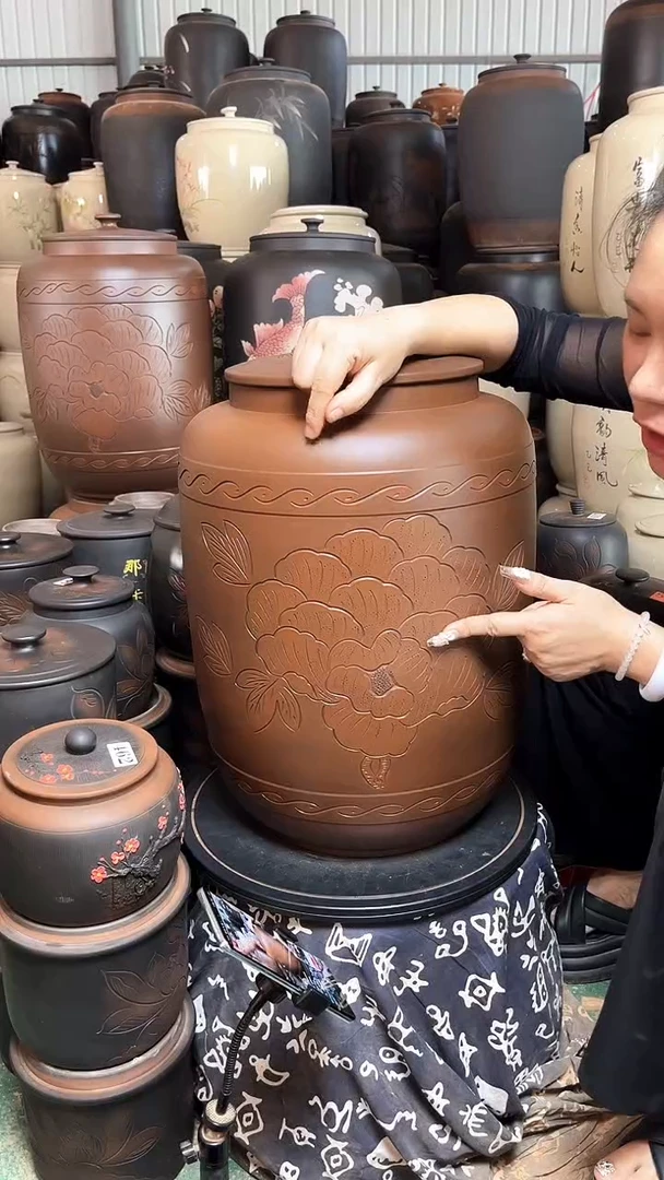 罐瑕疵茶缸高51cm 古铜色牡丹花 672