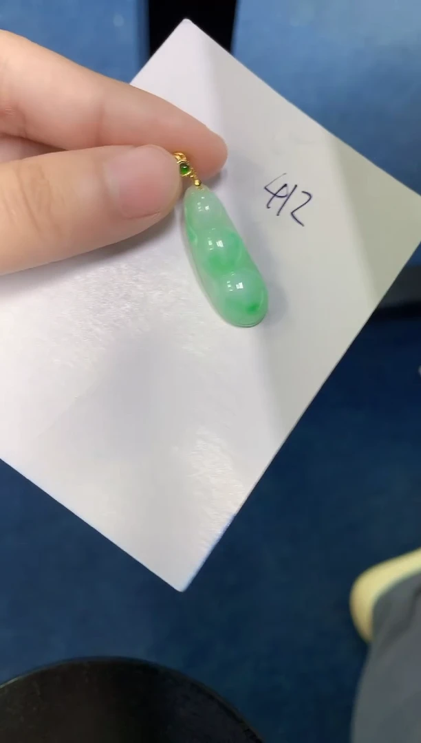翡翠未镶嵌颈饰000000000