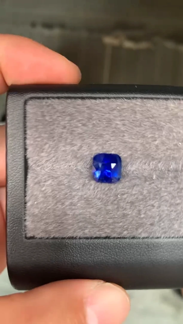 【闪购商品】定制蓝宝石裸石未镶嵌3.07ct 兰卡老烧蓝宝石