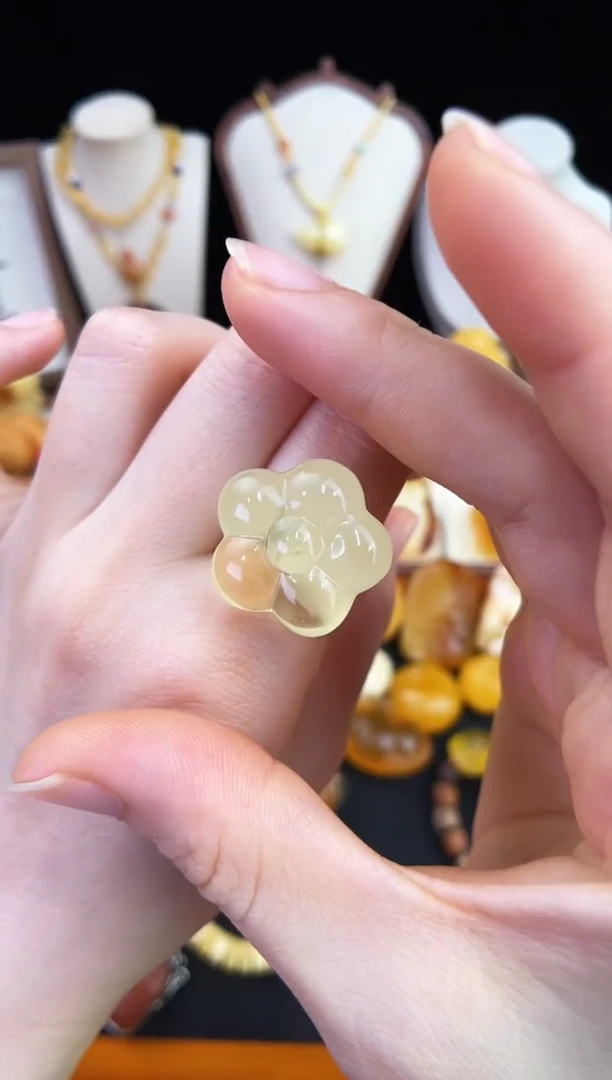 琥珀未镶嵌珠宝奇石柒月