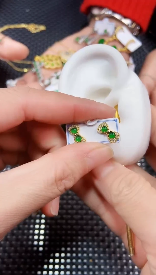 【闪购商品】翡翠耳饰未镶嵌111111111