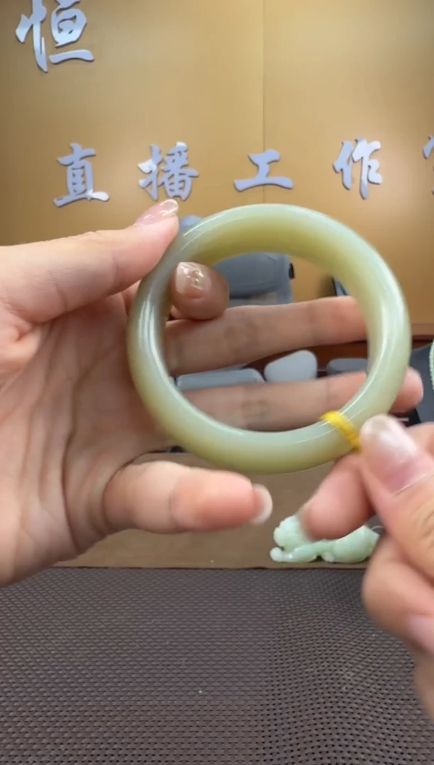 和田玉未镶嵌颈饰手镯56