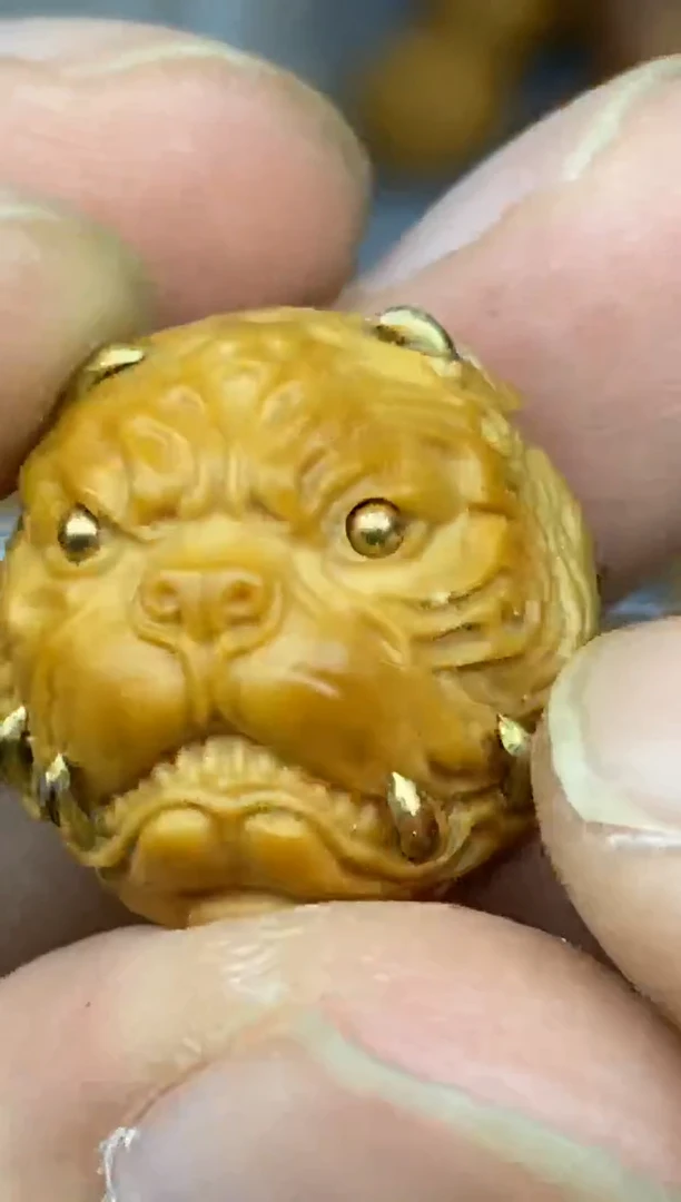 吊坠猴头核桃新款 狗王 重工 红色