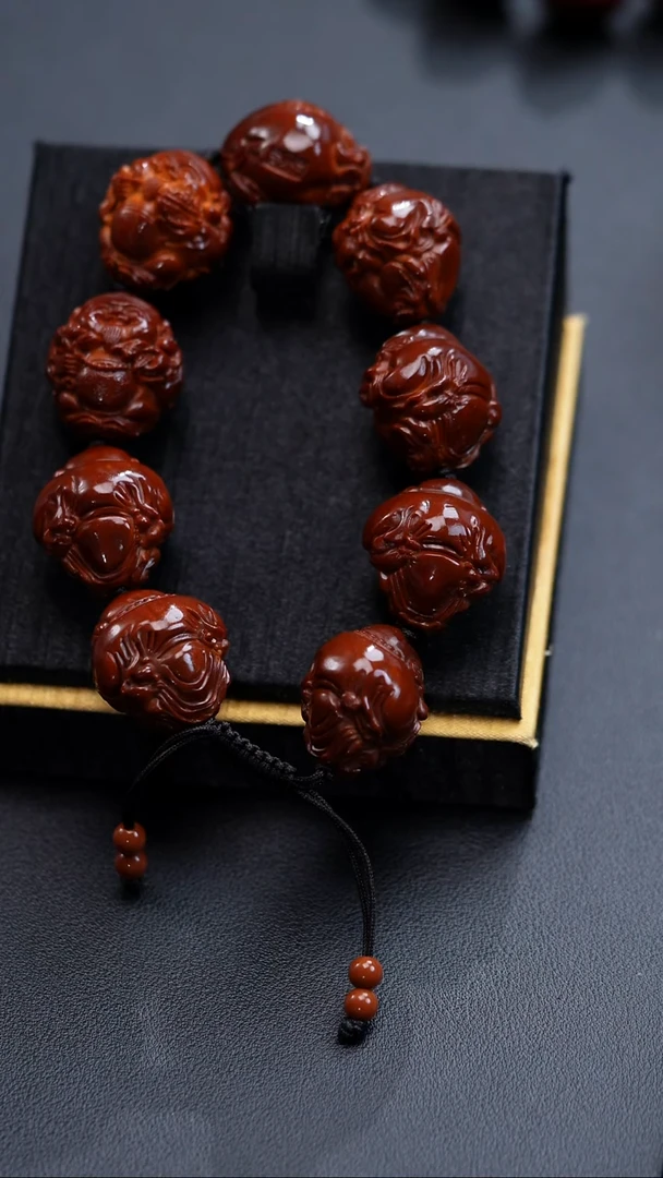 手串橄榄核睿财神爷