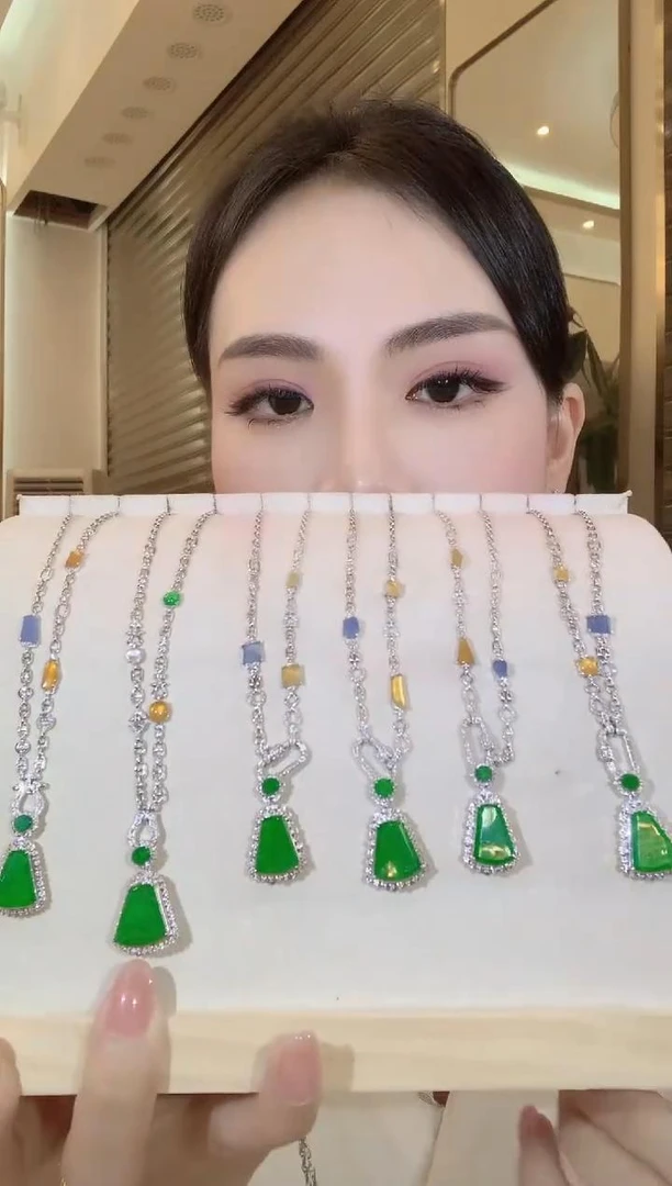 【云中意】-18K金 翡翠无事牌套链 多样性发货一件ZGM