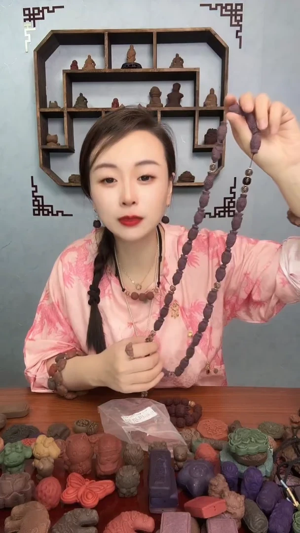 泥塑内府龙涎小鱼（脖挂）