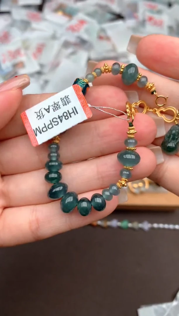 未镶嵌挂件翡翠一