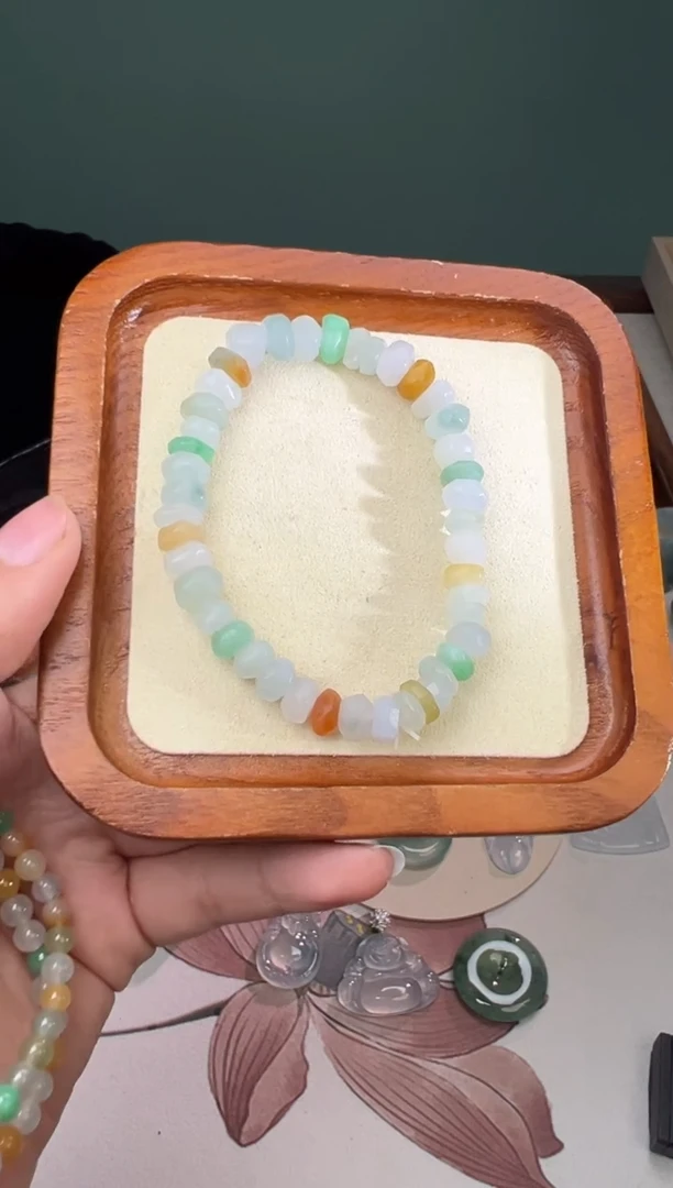 定制翡翠未镶嵌多宝手串