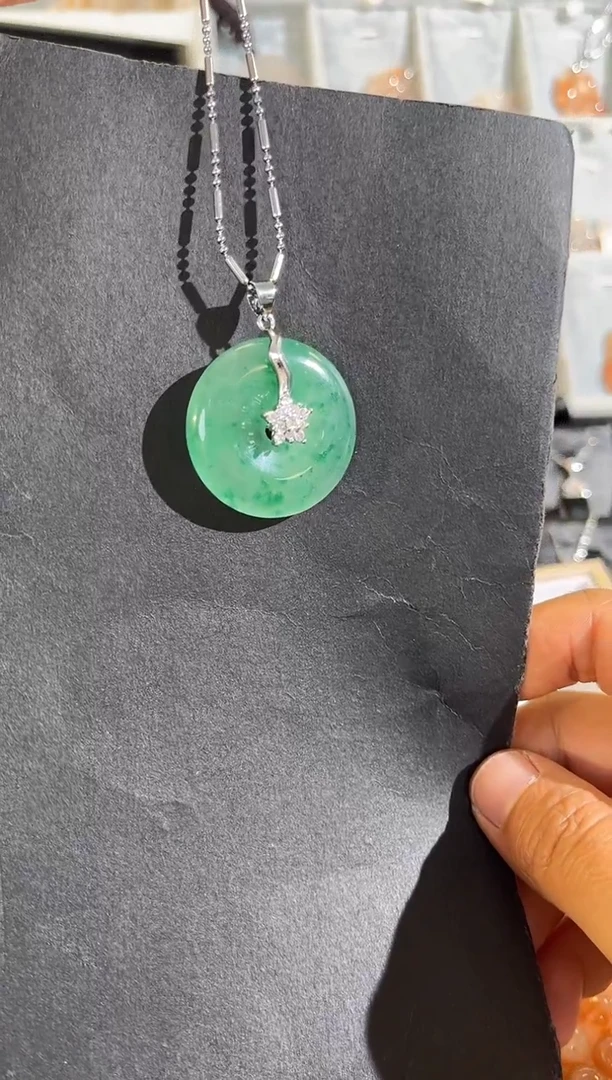 颈饰合金石英质玉（非洲翠）1