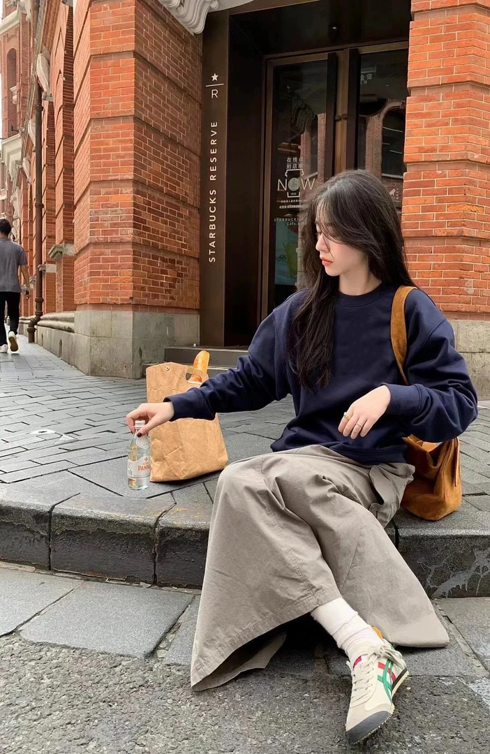 【现货 加绒款】秋冬韩版加厚加绒圆领修身卫衣女休闲长袖套头设计