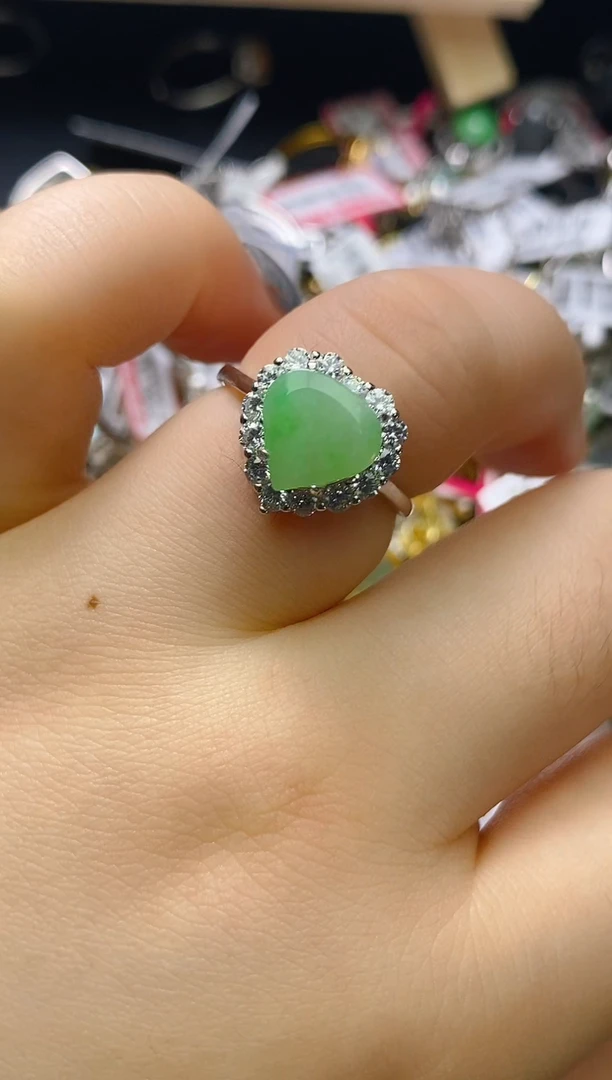 银S925镶嵌戒指翡翠百内无证书