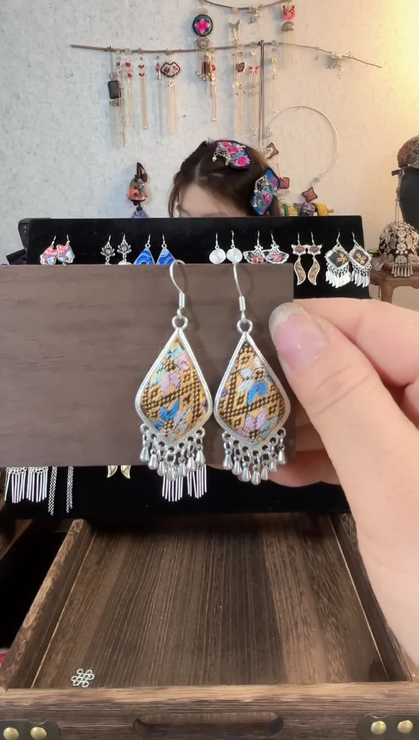 织绣彩云南阁非遗老绣饰品067