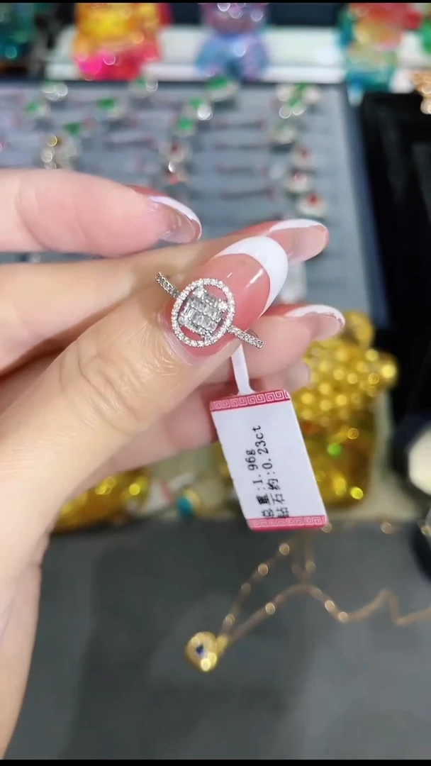 戒指18K金镶嵌钻石1