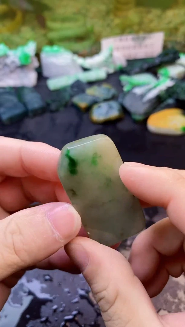 【闪购商品】翡翠颈饰未镶嵌128天然翡翠