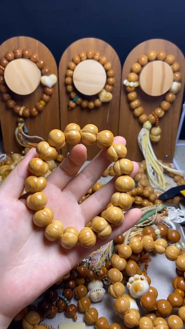 手串猴头核桃宝****?全品聚宝盆猫爪手串