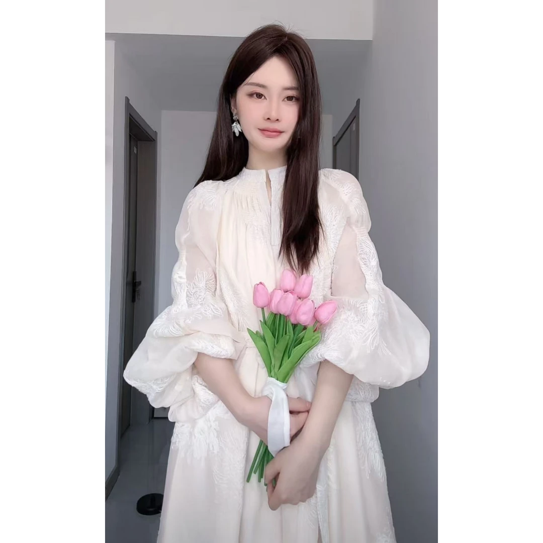 法式刺绣小众设计感气质连衣裙女春季新款复古好看初恋超仙长裙子