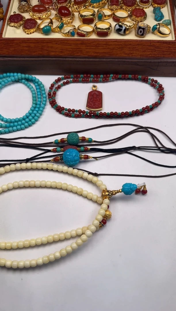 18K金镶嵌绿松石挂件何**~手串手串