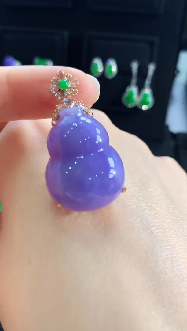 【闪购商品】翡翠吊坠(不含链)18K金镶嵌吊坠