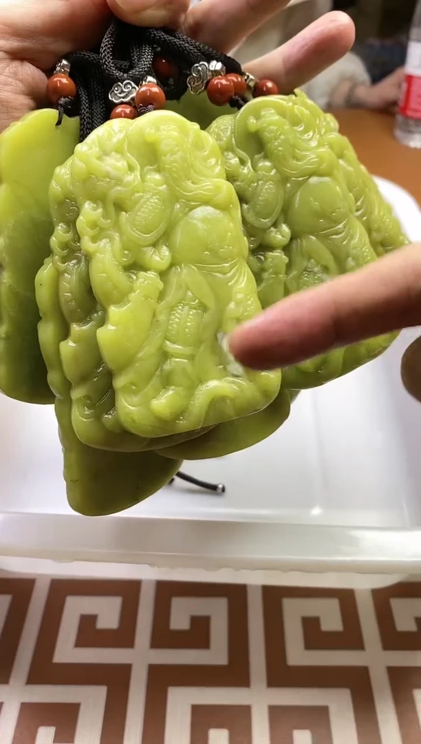 【闪购商品】蛇纹石玉其它未镶嵌微瑕多样性发货一个