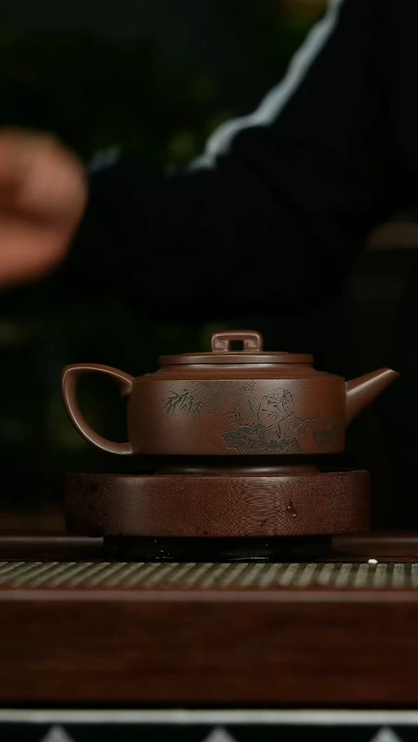 茶壶紫砂x38周盘*姚黎明