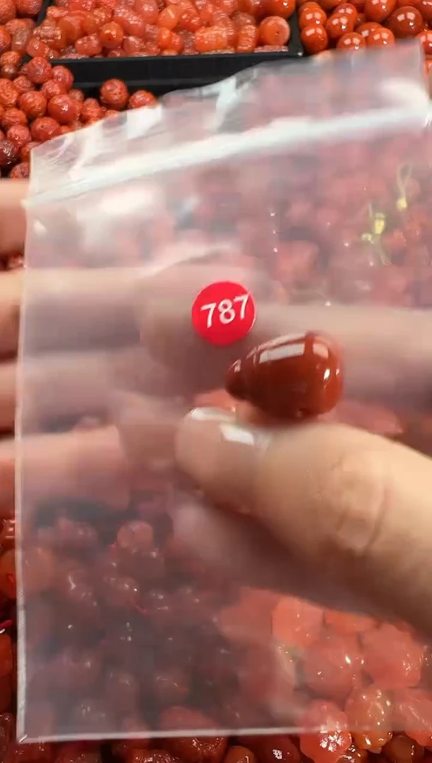 颈饰未镶嵌南红玛瑙1