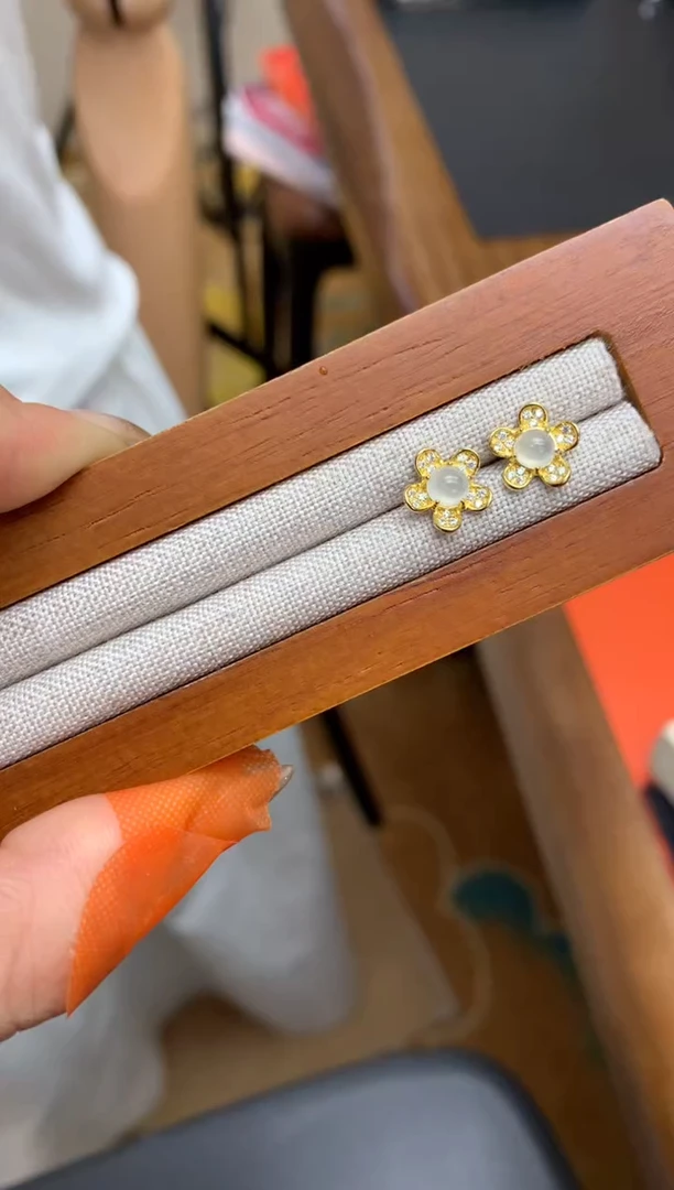 【闪购商品】翡翠耳饰银S925镶嵌耳钉