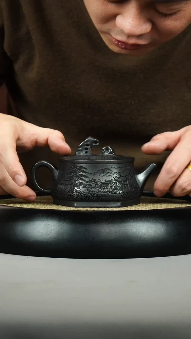 茶壶紫砂石黄 六方汉瓦 太湖石