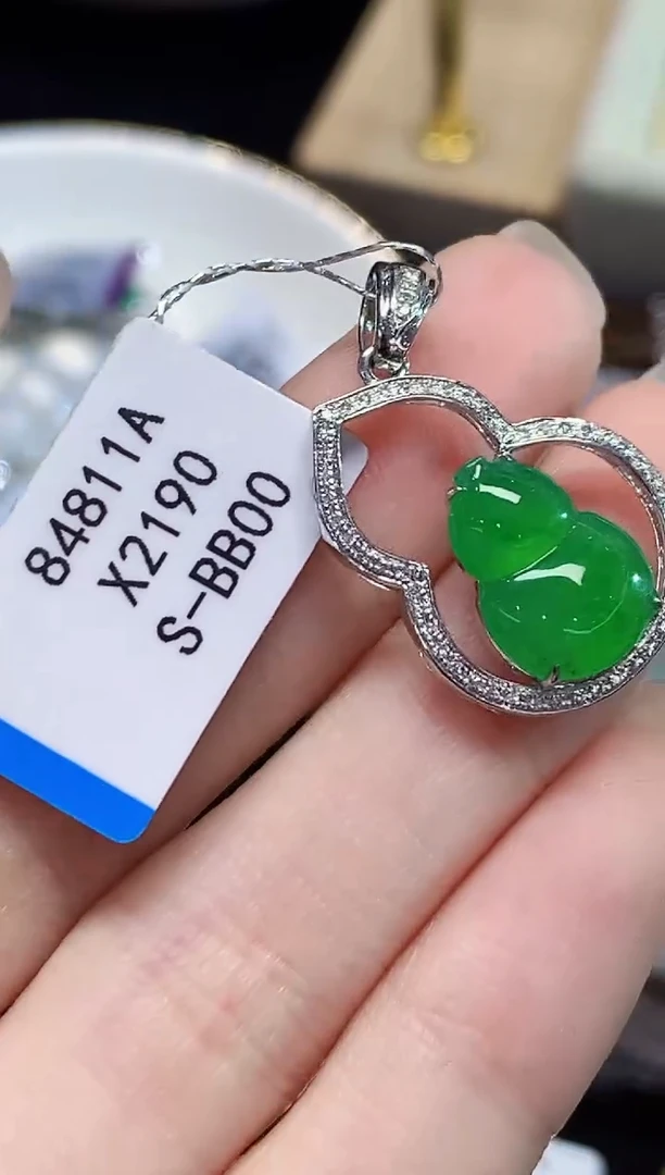 吊坠(不含链)18K金镶嵌翡翠鹤*X2190多样性发其一