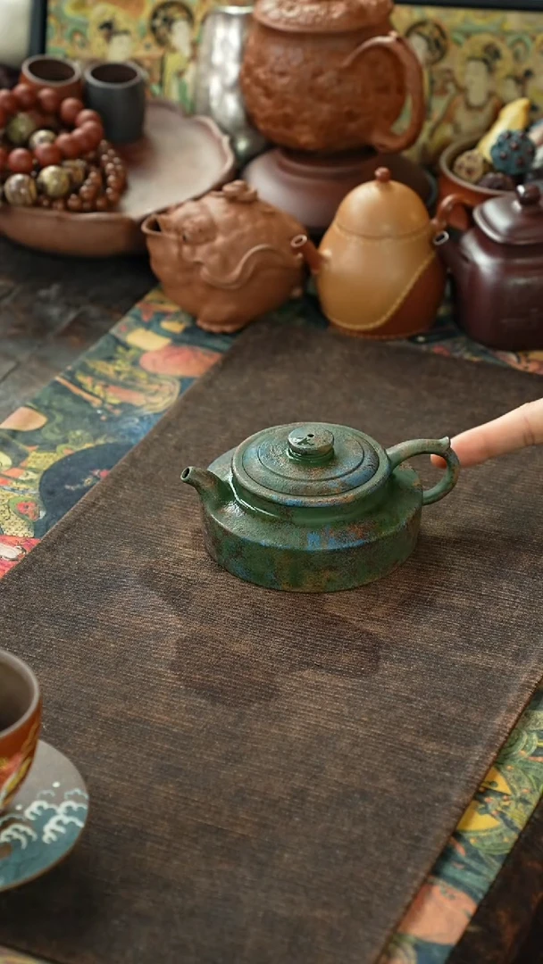 仿青铜紫砂壶周盘