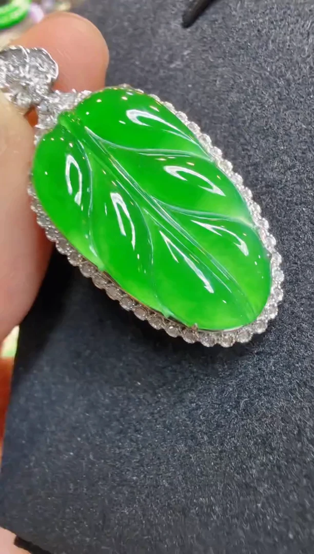 吊坠(不含链)18K金镶嵌翡翠多样性团购发一件