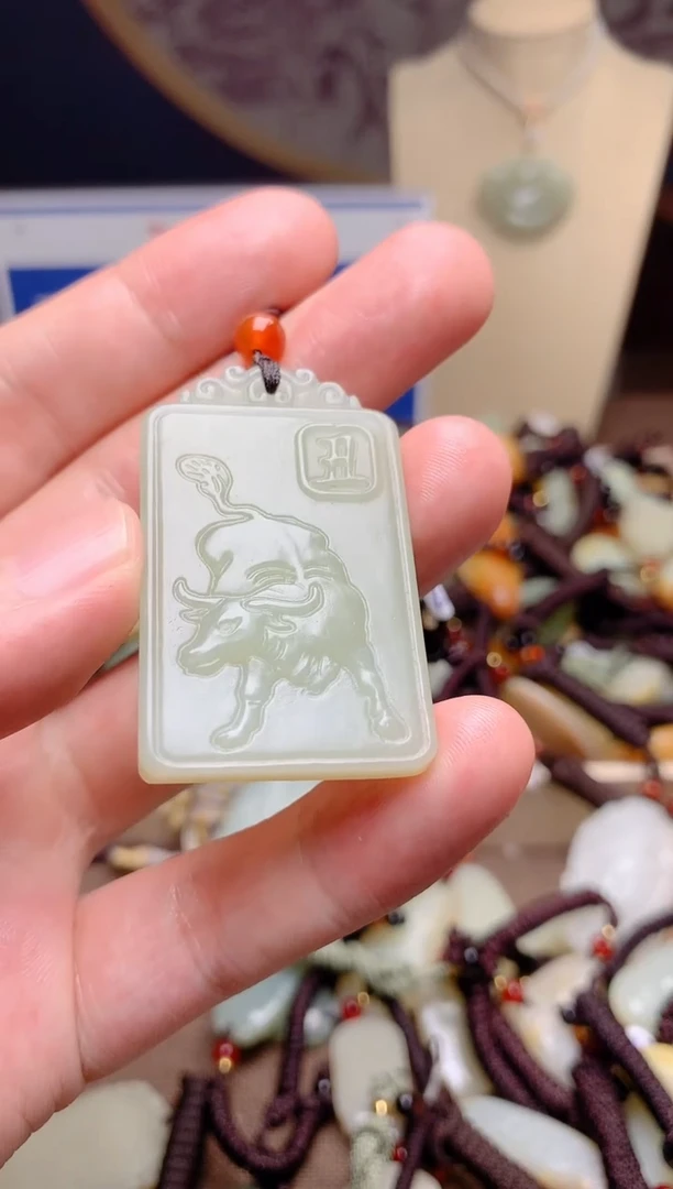 和田玉未镶嵌颈饰1