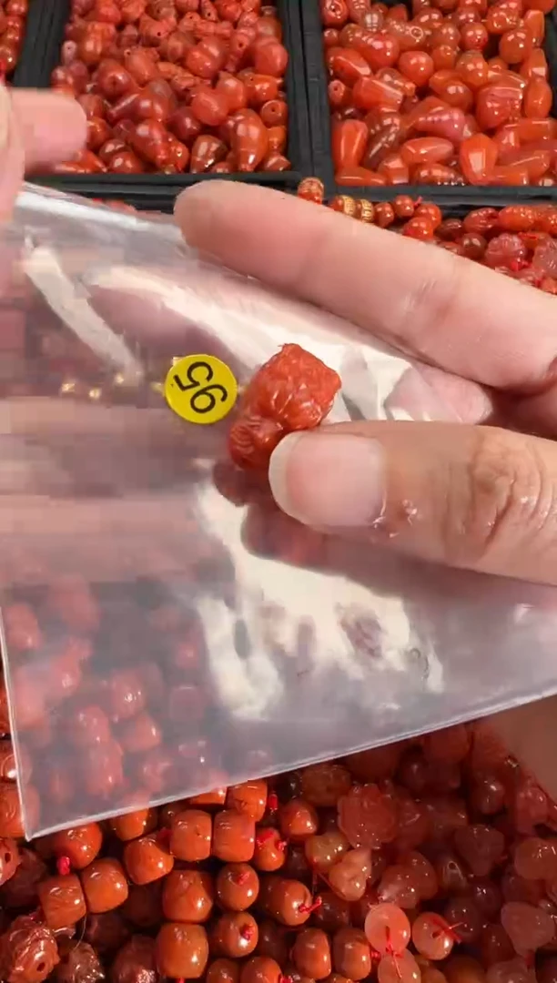 【闪购商品】南红玛瑙颈饰未镶嵌1